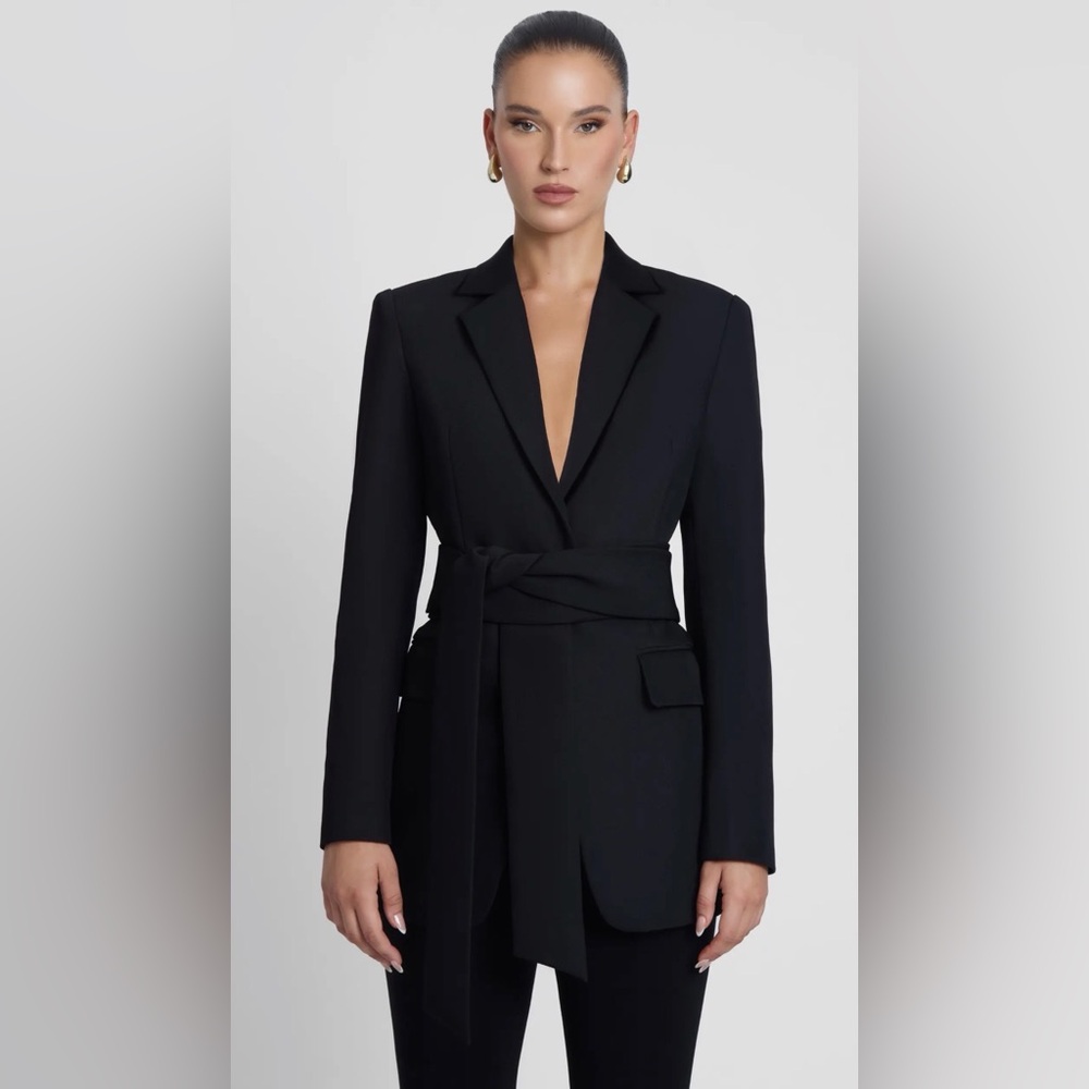 NWT Leau Classic Column Tailored Belted Blazer